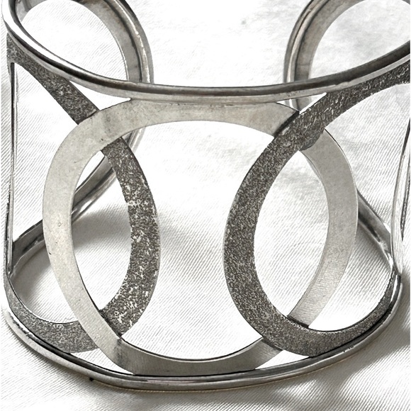 ✨Beautiful Edgy Vintage Brushed and Polished .925 Silver Sparkling Cuff Bracelet - Picture 4 of 16